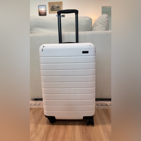 AWAY The Bigger Carry On Suitcase - Picture 3 of 14